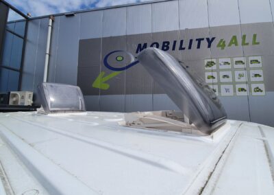 Modulaire camper bouw - Montage dakluiken