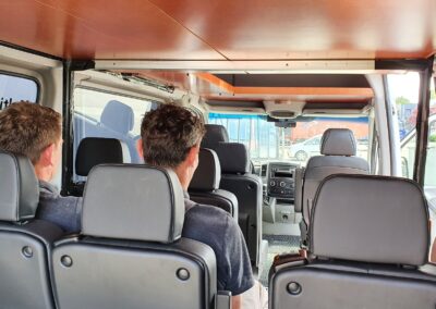 Modulaire camper bouw - Onder 4 slaapplekken kun je nog zitten